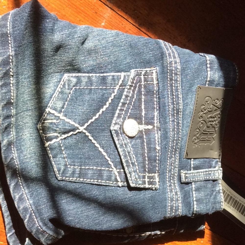 AnM jean shorts - Picture 2 of 7